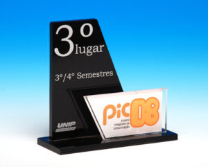 Troféu em acrílico personalizado — modelo 50 | Falcão Brindes