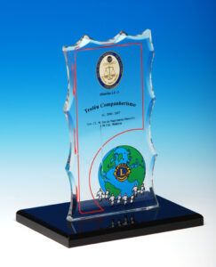 Troféu em acrílico personalizado — modelo 55 | Falcão Brindes
