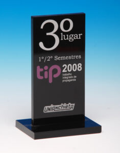 Troféu em acrílico personalizado — modelo 44 | Falcão Brindes