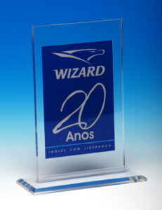 Troféu em acrílico personalizado — modelo 42 | Falcão Brindes