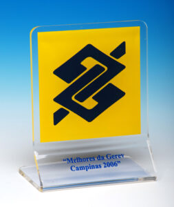 Troféu em acrílico personalizado — modelo 41 | Falcão Brindes