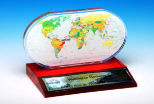Troféu em acrílico personalizado — modelo 14 | Falcão Brindes